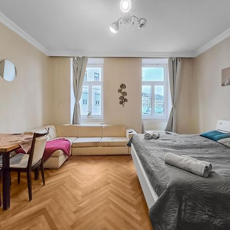 King-Size Comfort In Three Bedrooms ウィーン エクステリア 写真